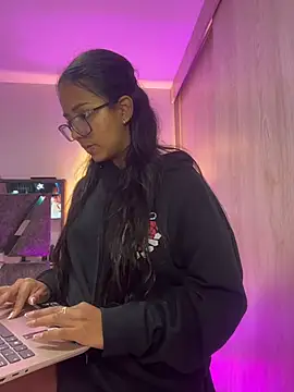 Snapshot of BabySofi_ chatting on November 2025 12:10:01 AM BabySofi online show from November 2025 12:10:01 AM