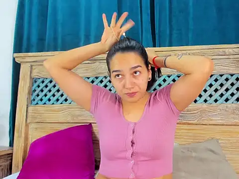 Chelsea Russell01 online show from November 2025 02:32:02 AM