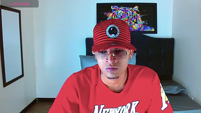 Snapshot of Isaacas_ chatting on November 2025 11:21:02 AM Isaacas online show from November 2025 11:21:02 AM