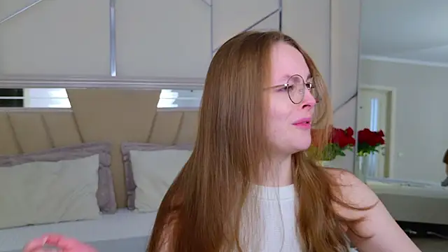 Snapshot of MadisonSmitt chatting on April 2026 05:18:02 AM MadisonSmitt online show from April 2026 05:18:02 AM