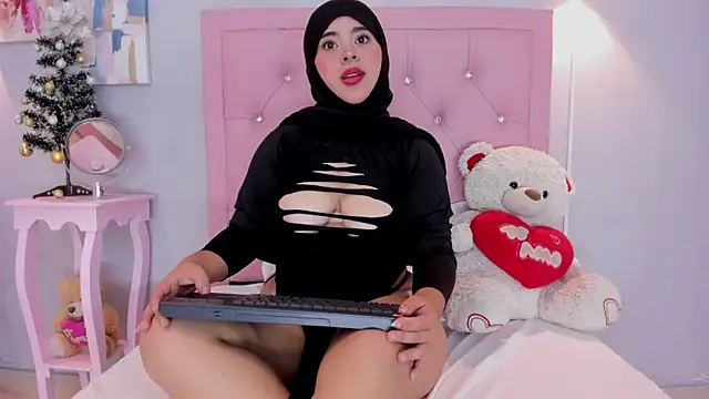 Snapshot of Adaharaa_cute chatting on November 2025 03:48:01 AM Adaharaa cute online show from November 2025 03:48:01 AM