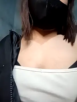 YuCii2k1 online show from November 2025 04:11:01 AM