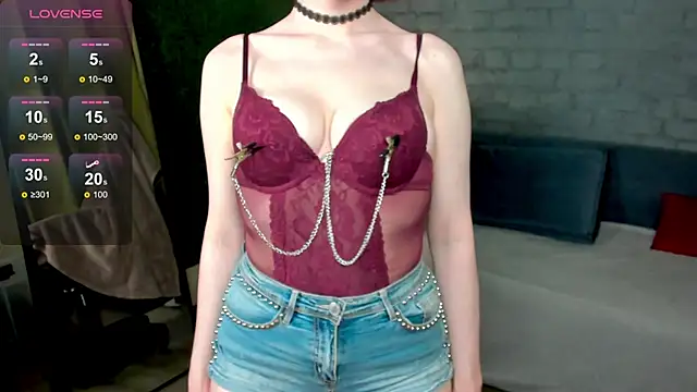 Snapshot of LinaPolina chatting on November 2025 09:06:01 PM LinaPolina online show from November 2025 09:06:01 PM