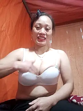 Snapshot of t-t-babe chatting on November 2025 01:27:02 AM t-t-babe online show from November 2025 01:27:02 AM