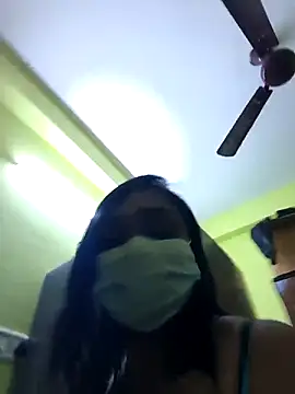 Dharshini98 online show from December 2025 01:01:02 AM