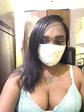 Dharshini98 online show from February 2026 11:24:02 PM