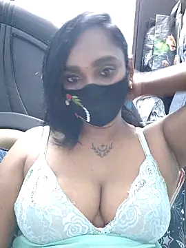 Dharshini98 online show from April 2026 06:13:02 PM