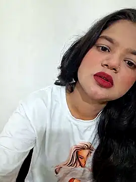 Snapshot of DIMPLE-GIRL88 chatting on November 2025 04:44:02 AM DIMPLE-GIRL88 online show from November 2025 04:44:02 AM