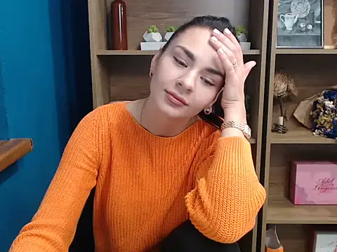 divina kira online show from November 2025 12:26:01 PM