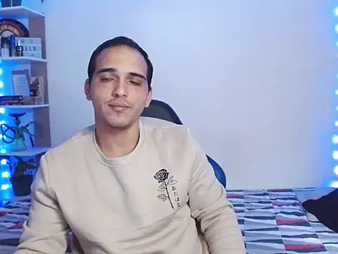 Maax30233 online show from November 2025 04:57:02 PM