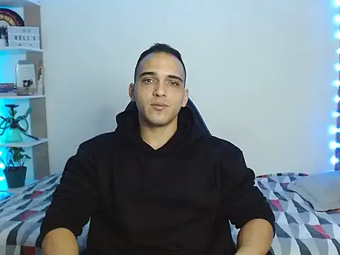 Maax30233 online show from November 2025 05:37:02 PM