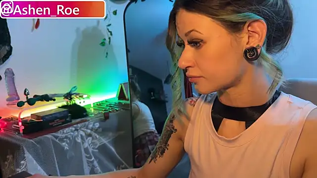 AshenRoe online show from April 2026 02:37:02 AM