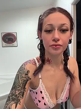 AshenRoe online show from June 2026 07:05:01 PM