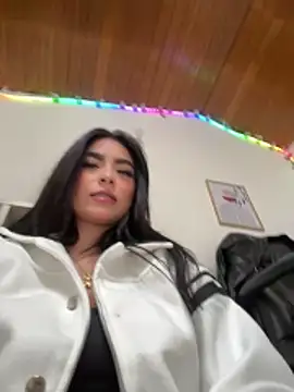 Irina Fernandez online show from November 2025 01:55:02 PM