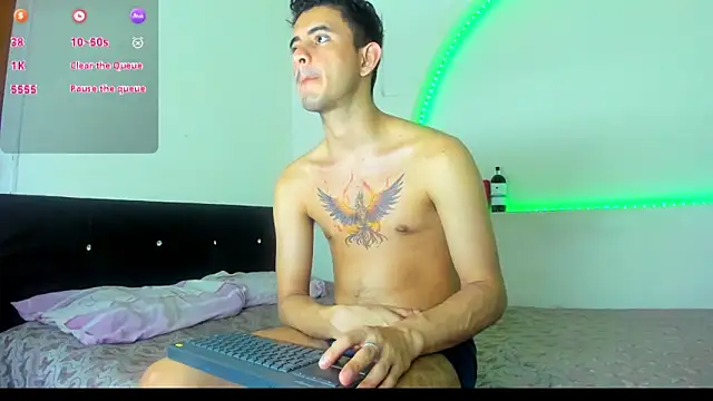 kaiborman00 online show from January 2026 11:25:01 AM