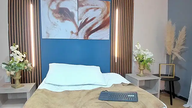 two on fire online show from November 2025 07:45:02 PM