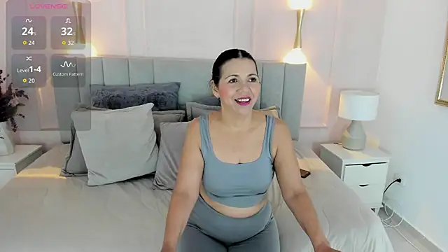 Snapshot of Dulce_emi chatting on April 2026 12:25:02 PM Dulce emi online show from April 2026 12:25:02 PM