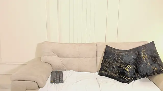 Naomi Lynn online show from December 2025 07:55:01 PM