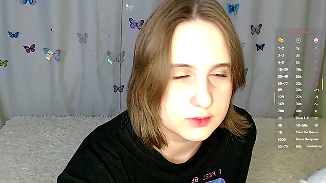 LightNea online show from November 2025 02:06:01 PM