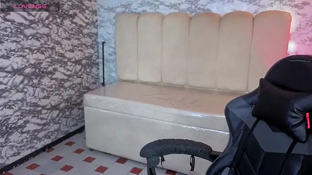 Snapshot of Evy_Luxx_v chatting on February 2026 03:24:02 AM Evy Luxx v online show from February 2026 03:24:02 AM