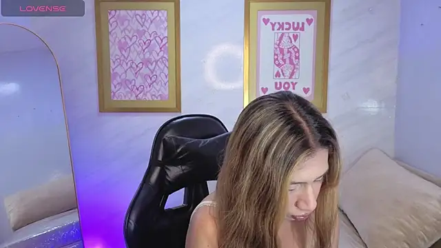 Snapshot of Evy_Luxx_v chatting on March 2026 03:34:02 AM Evy Luxx v online show from March 2026 03:34:02 AM