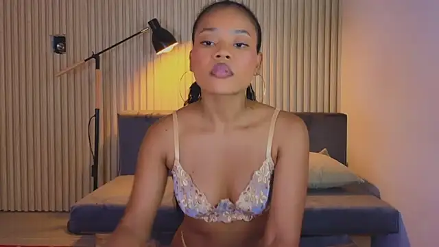 vanestraus online show from April 2026 07:43:01 PM