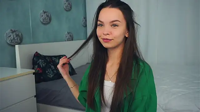 NanMccoid online show from November 2025 06:12:01 AM