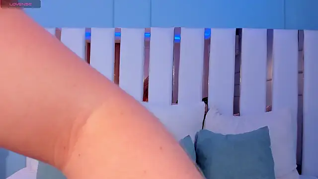 celeste laureent online show from January 2026 11:47:01 AM