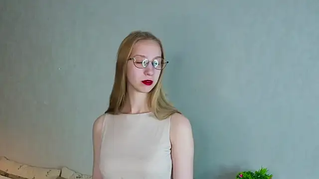 Snapshot of AnaArney chatting on November 2025 01:52:02 AM AnaArney online show from November 2025 01:52:02 AM