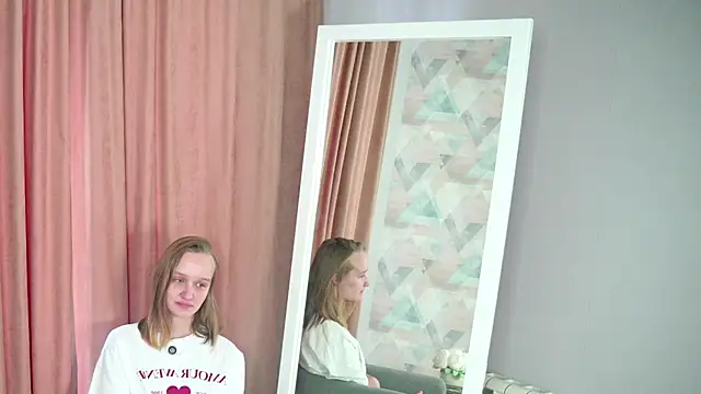 MozellaHorth online show from November 2025 03:50:01 AM