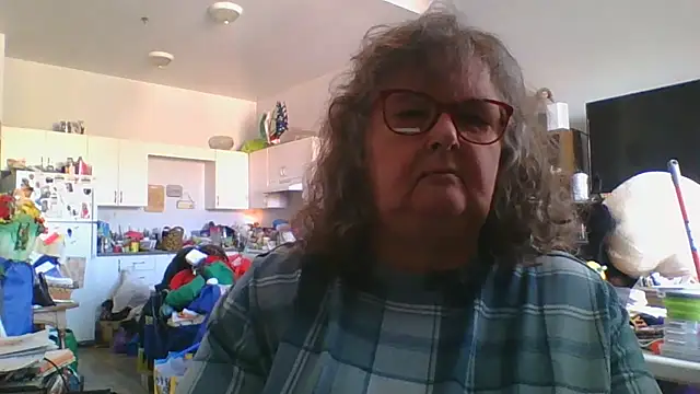 TiguhguhrsRose online show from December 2025 06:49:01 PM