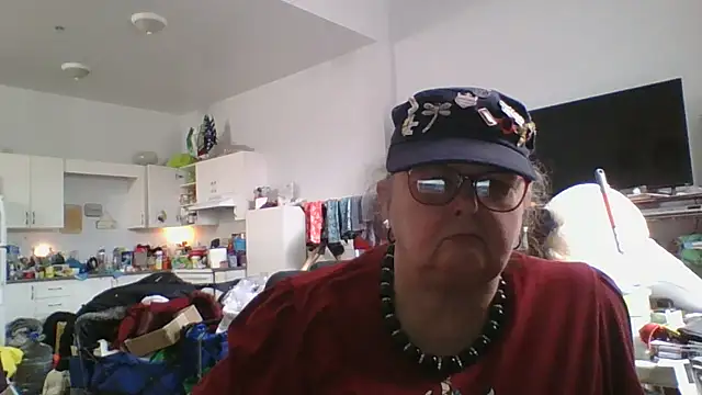 TiguhguhrsRose online show from January 2026 05:18:01 PM