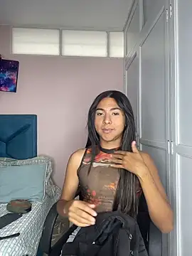 Hopemoretti online show from November 2025 06:52:01 PM