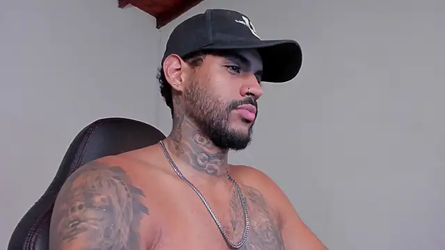 LuigiVitale 1 online show from December 2025 05:12:02 AM