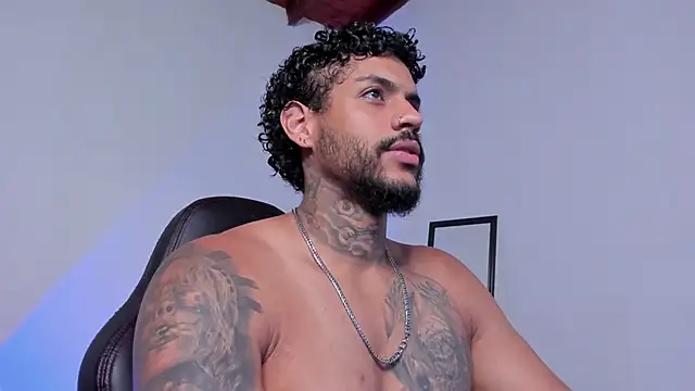 LuigiVitale 1 online show from March 2026 01:09:02 AM