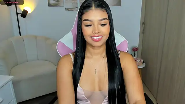 Snapshot of haileyflorez_ chatting on June 2026 02:38:01 PM haileyflorez online show from June 2026 02:38:01 PM