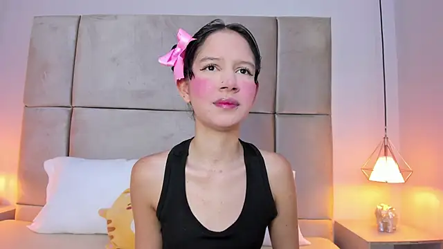 Snapshot of angelaG1 chatting on November 2025 08:33:02 PM angelaG1 online show from November 2025 08:33:02 PM