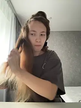 Holy Poly online show from December 2025 08:19:01 AM