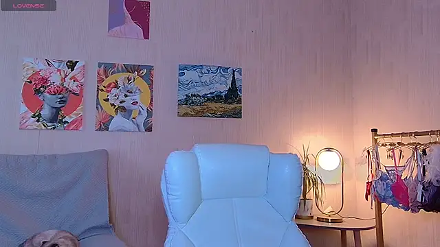 LucyDar online show from November 2025 07:08:02 AM