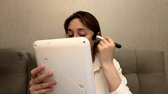 Emily lyy online show from January 2026 06:31:01 PM