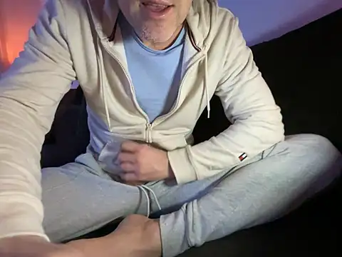 Snapshot of Brandonn1989amateur chatting on February 2026 09:46:01 PM Brandonn1989amateur online show from February 2026 09:46:01 PM