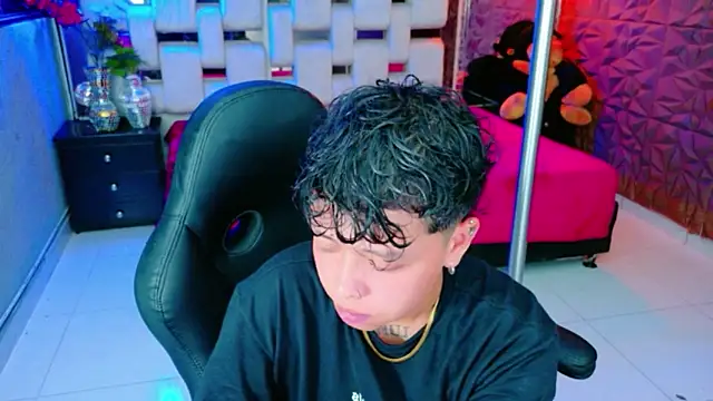 Snapshot of lunabustygirl chatting on February 2026 03:54:01 AM lunabustygirl online show from February 2026 03:54:01 AM