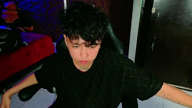 Snapshot of lunabustygirl chatting on February 2026 10:06:01 PM lunabustygirl online show from February 2026 10:06:01 PM