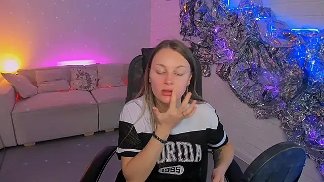 SandraLindsey online show from November 2025 01:36:02 PM