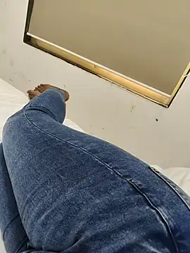 priya2505 online show from November 2025 08:14:02 AM