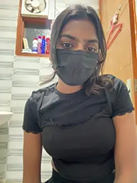 Snapshot of sexyayeshadesi chatting on May 2026 06:13:01 PM sexyayeshadesi online show from May 2026 06:13:01 PM