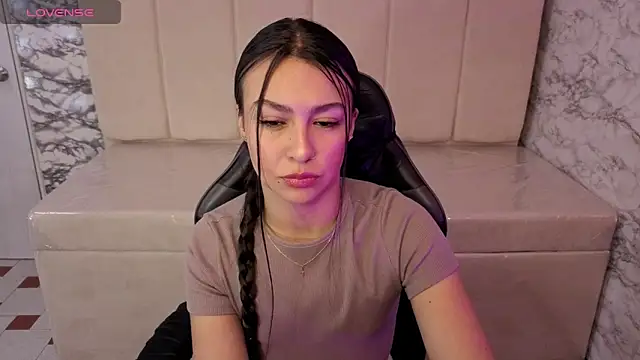 Maleja v  online show from December 2025 01:09:02 PM