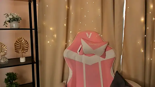 ArdisCiolli online show from November 2025 10:01:02 AM