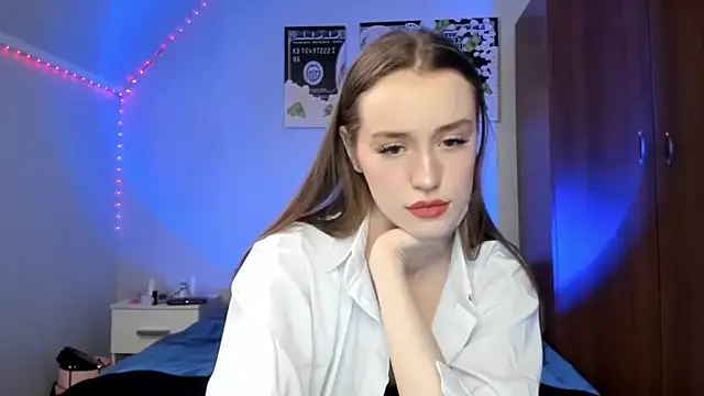 tinyglow online show from February 2026 09:00:02 PM