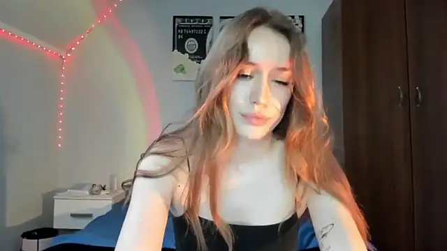 tinyglow online show from March 2026 09:42:01 PM